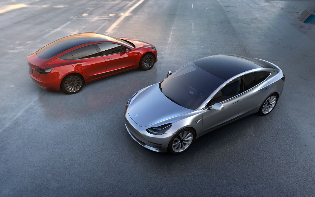STARTER OPP: Mer enn 370.000 kunder verden over har forhåndsbestilt Tesla Model 3, som kommer i produksjon i 2017. STARTER OPP: Mer enn 370.000 kunder verden over har forhåndsbestilt Tesla Model 3, som kommer i produksjon i 2017.