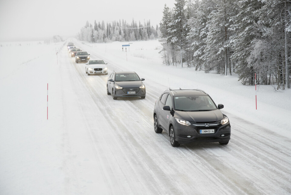 VINTERTEST: Motor har testet 16 av de viktigste nye bilene under ekstreme vinterforhold. Foto: Pekka Nieminen