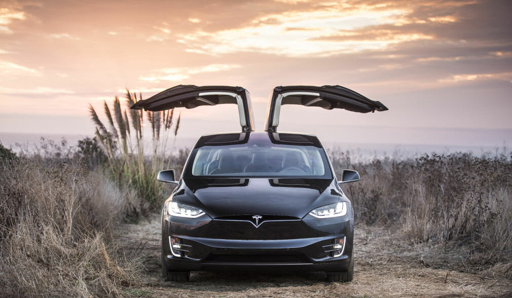 Tesla tilbakekaller Model X og Y med interiørfeil