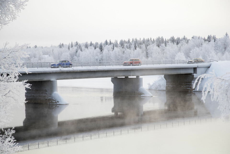 EKSTREMT: Vinterbiltesten måler mer enn godt veigrep. Varmeapparat, lys, bremser, og ikke minst kjøreegenskapene under vinterlige forhold sjekkes grundig. Foto: Pekka Nieminen