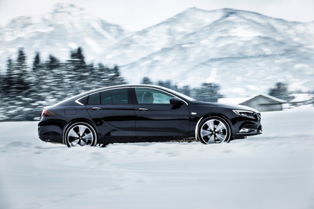 MER SPORTY: Nye Opel Insignia lanseres i Norge i september både som sporty sedan og stasjonsvogn. Foto: Opel MER SPORTY: Nye Opel Insignia lanseres i Norge i september både som sporty sedan og stasjonsvogn. Foto: Opel