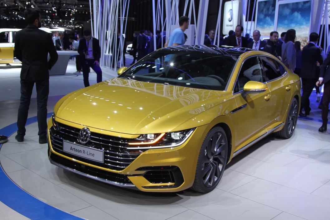 LUKSUS: VW Arteon er for dem som synes Passat blir for kjedelig ....og billig. Foto: Rune Korsvoll LUKSUS: VW Arteon er for dem som synes Passat blir for kjedelig ....og billig. Foto: Rune Korsvoll