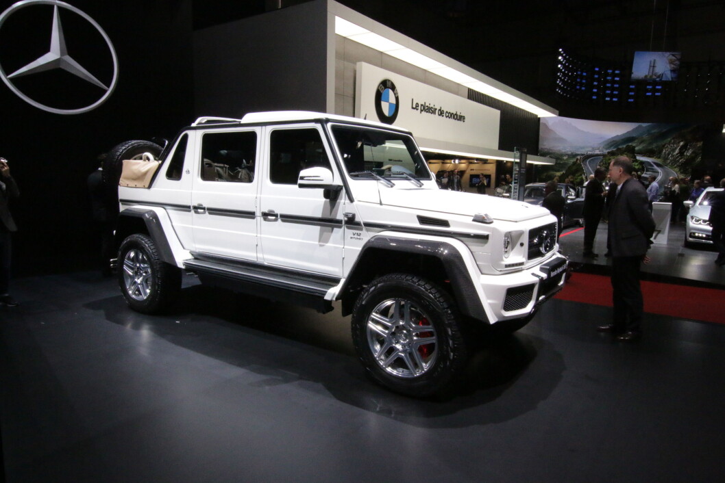 EKSKLUSIV: Det lages bare 99 eksemplarer av denne Mercedes Maybach G650 Landaulet. Den har rikelig plass til fire passasjerer, i følge reklamen. Foto: Peter Raaum EKSKLUSIV: Det lages bare 99 eksemplarer av denne Mercedes Maybach G650 Landaulet. Den har rikelig plass til fire passasjerer, i følge reklamen. Foto: Peter Raaum
