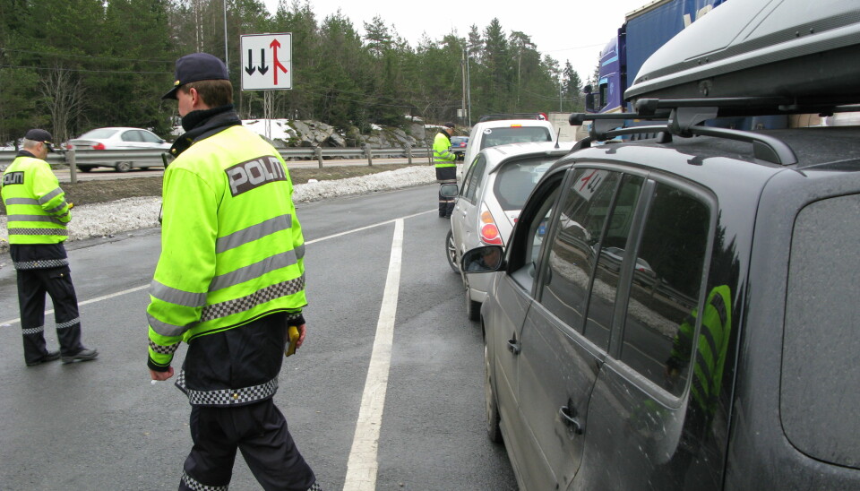 PRIKK-PRIKK: Politiet kan gi prikker ved trafikkforseelser. Statens vegvesen har derimot ikke lov til å prikkbelaste deg.