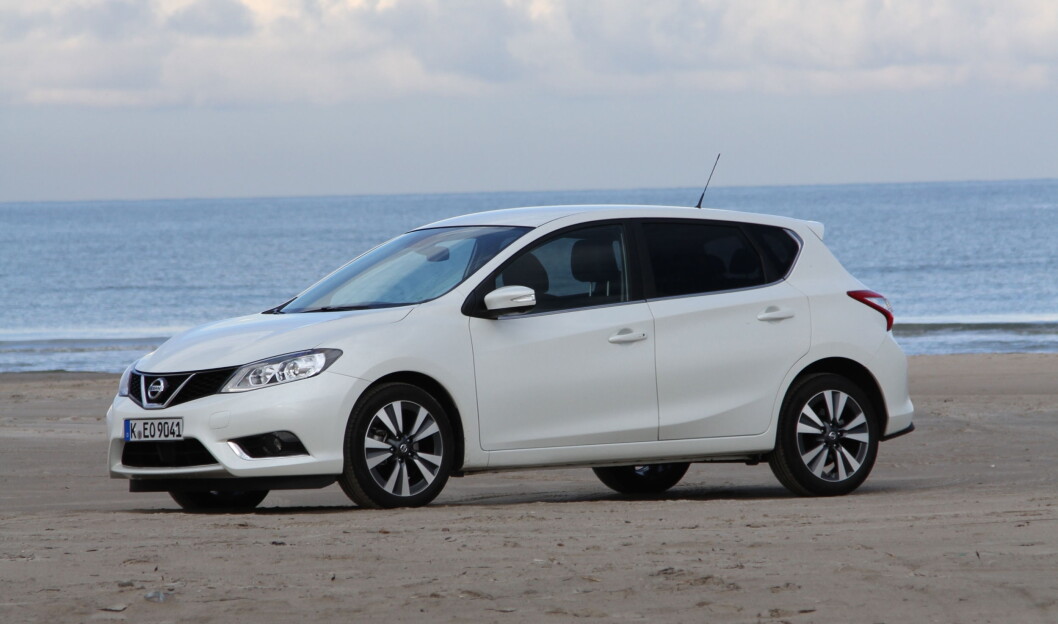 STOR BIL: Nissan Pulsar er en av de største bilene i klassen, men koster mindre enn mange konkurrenter. Foto: Rune Korsvoll STOR BIL: Nissan Pulsar er en av de største bilene i klassen, men koster mindre enn mange konkurrenter. Foto: Rune Korsvoll