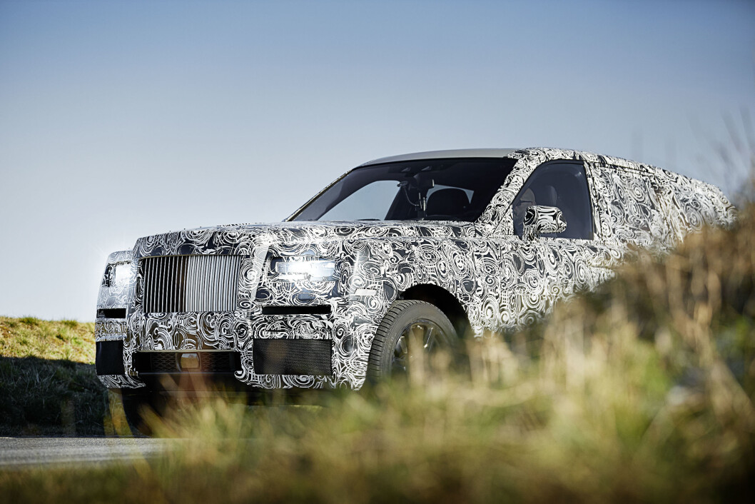 RIKE KINESERE: Rolls-Royce bygger en SUV for rike kinesere. Bilen skal på markedet neste år. RIKE KINESERE: Rolls-Royce bygger en SUV for rike kinesere. Bilen skal på markedet neste år.