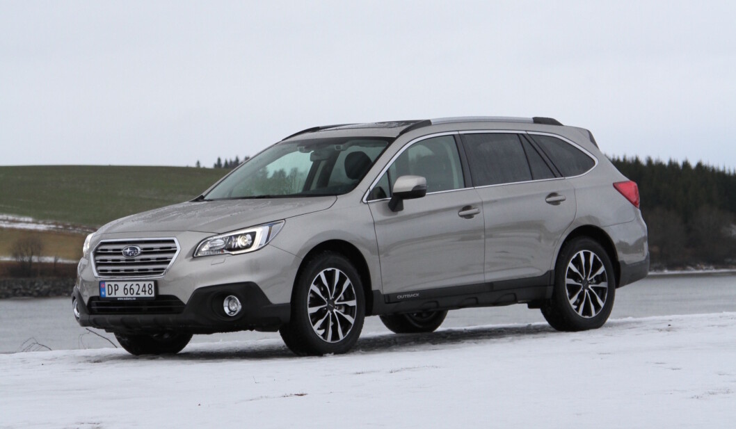 FORYNGELSESKUR: Nye Outback bør ha draget på også litt yngre kunder enn de tradisjonelt godt voksne Subaru-kundene. Foto: Rune Korsvoll FORYNGELSESKUR: Nye Outback bør ha draget på også litt yngre kunder enn de tradisjonelt godt voksne Subaru-kundene. Foto: Rune Korsvoll