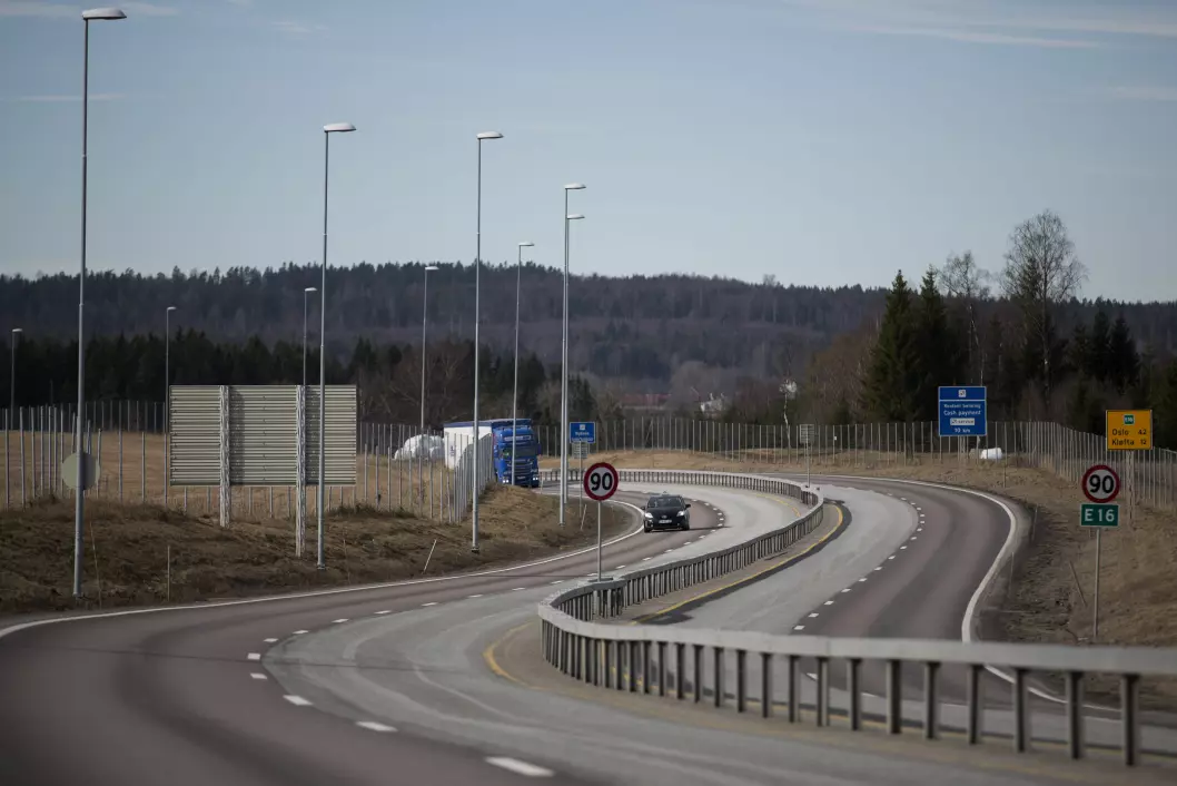 FLERE OG FLERE: Bompengeskiltene vil bli stadig flere langs norske veier. Foto: Espen Røst