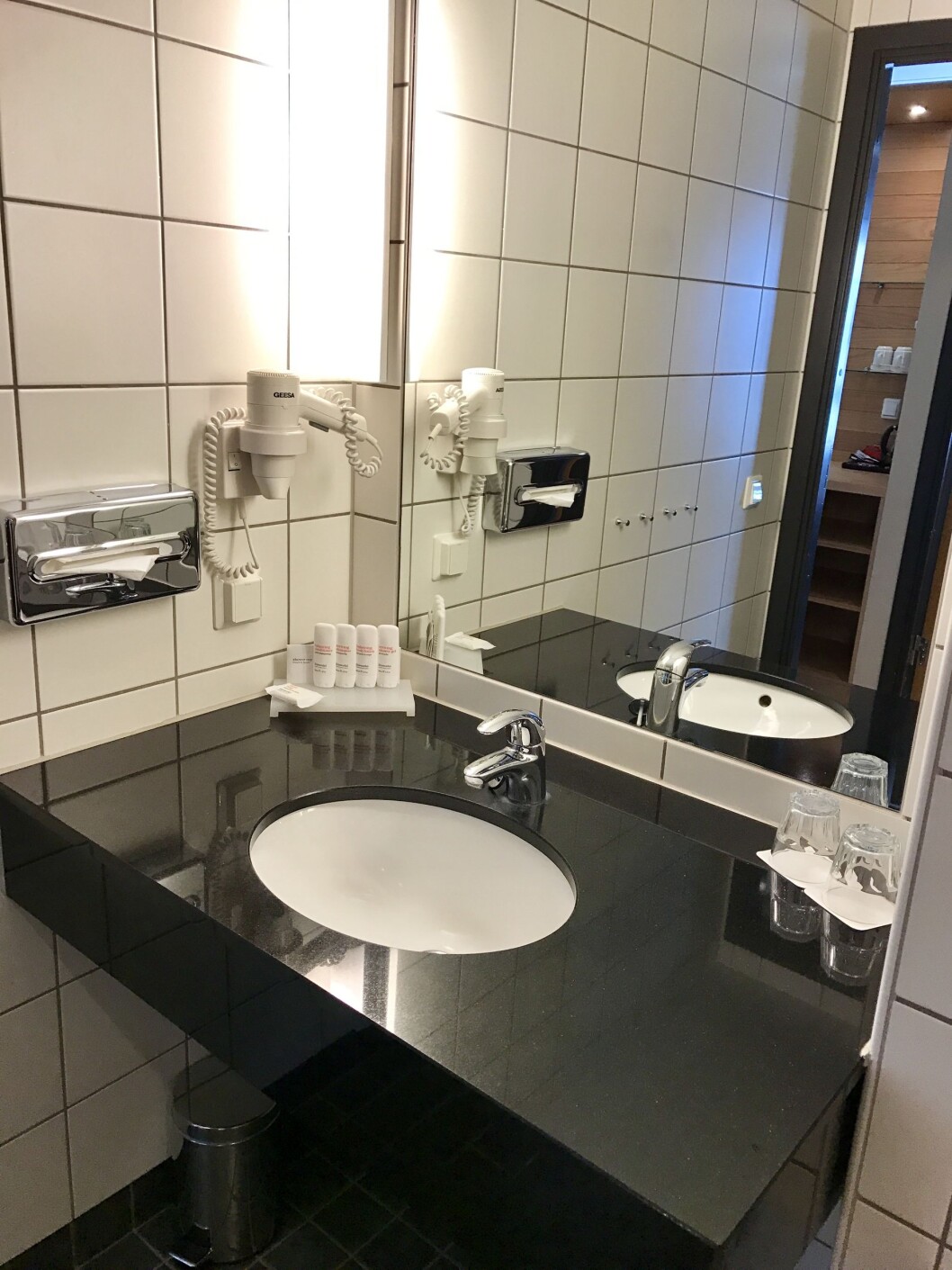 BAD: Det er store og fine bad, med gode toalettprodukter. BAD: Det er store og fine bad, med gode toalettprodukter.