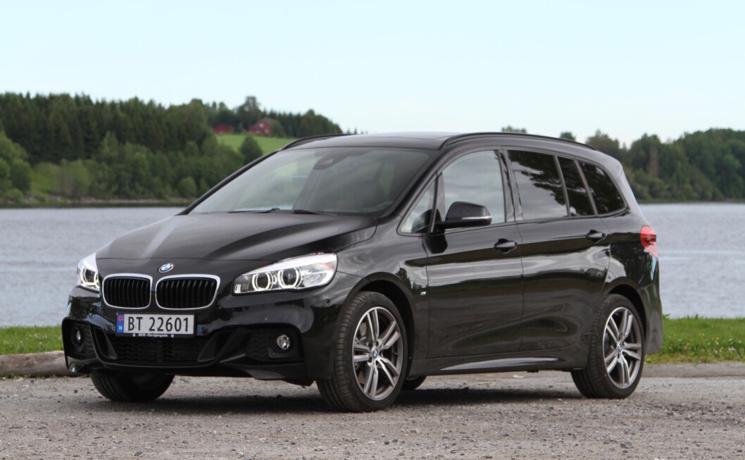 BMW FOR FOTBALL-FEDRE og mødre. I Gran Tourer har du plass til mer enn halve laget, uten å måtte gi slipp på de gode kjøreegenskapene som BMW er kjent for. Foto: Rune Korsvoll BMW FOR FOTBALL-FEDRE og mødre. I Gran Tourer har du plass til mer enn halve laget, uten å måtte gi slipp på de gode kjøreegenskapene som BMW er kjent for. Foto: Rune Korsvoll