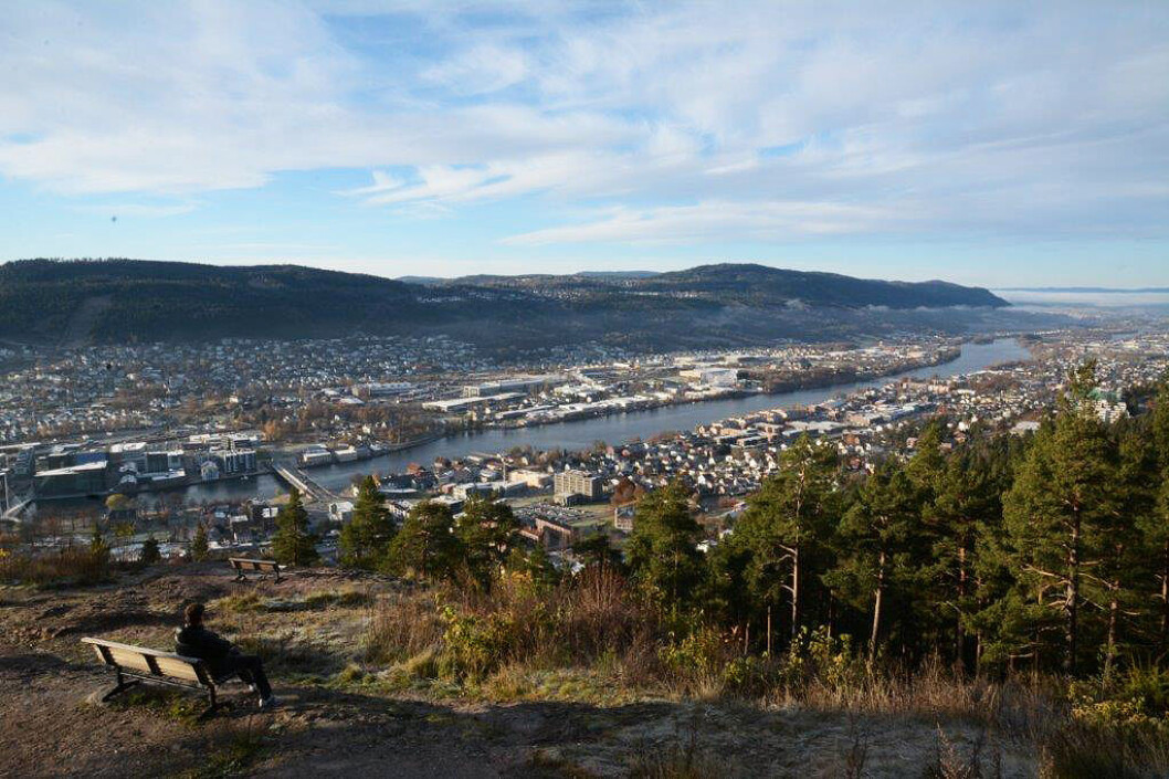 ATTRAKSJON: Spiraltoppen byr på god utsikt nordover langs Drammenselva. ATTRAKSJON: Spiraltoppen byr på god utsikt nordover langs Drammenselva.