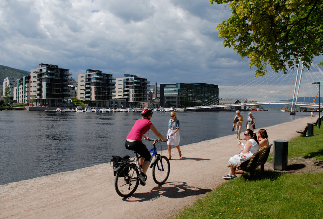 ELVEBYEN: Stadig flere tar turen langs Drammenselva både til fots og på sykkel. Foto: Norsk Friluftsliv ELVEBYEN: Stadig flere tar turen langs Drammenselva både til fots og på sykkel. Foto: Norsk Friluftsliv