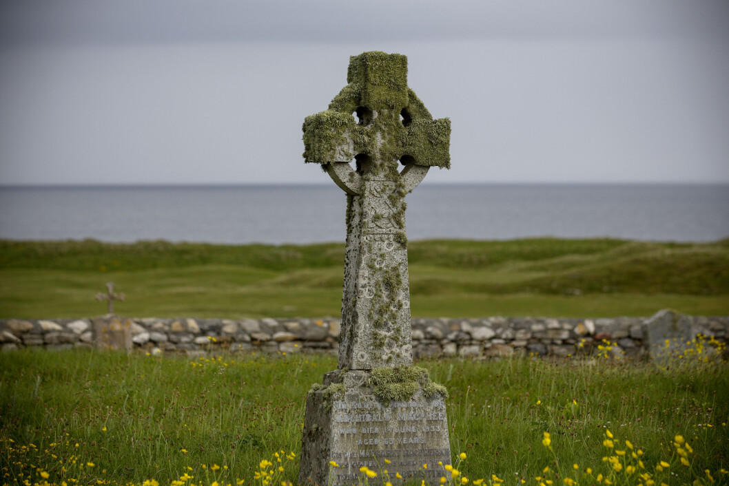 FRED OG RO: Ikke mange steder er det stillere enn på kirkegården på South Uist, ytterst mot Atlanterhavet. FRED OG RO: Ikke mange steder er det stillere enn på kirkegården på South Uist, ytterst mot Atlanterhavet.