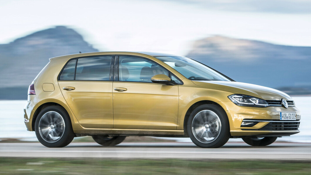 PÅ TOPP I NI ÅR: VW Golf har vært den mest solgte bilen i Norge ni år på rad, selv om salget i fjor gikk ned. Med den nye utgaven på plass, er årets salgsmål 10.000 biler. Foto: VW PÅ TOPP I NI ÅR: VW Golf har vært den mest solgte bilen i Norge ni år på rad, selv om salget i fjor gikk ned. Med den nye utgaven på plass, er årets salgsmål 10.000 biler. Foto: VW