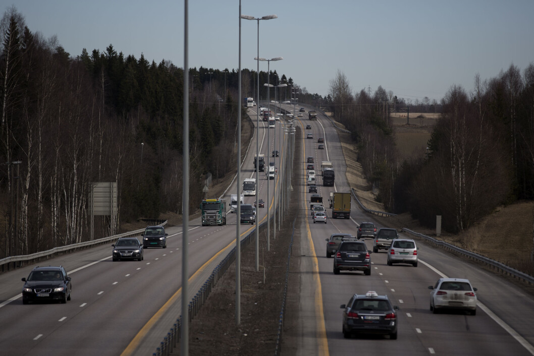 KLAR MED BRIKKENE: Bilistene i Oslo og Akerhus, som her på hovedinnfartsåren E6 nord for Oslo, skal betale over 73 milliarder i bompenger for å dekke Oslopakke 3. Foto: Espen Røst KLAR MED BRIKKENE: Bilistene i Oslo og Akerhus, som her på hovedinnfartsåren E6 nord for Oslo, skal betale over 73 milliarder i bompenger for å dekke Oslopakke 3. Foto: Espen Røst