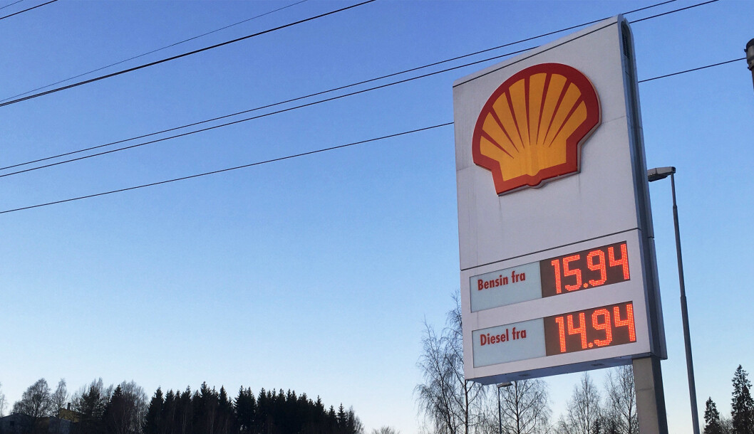FALL: Snittprisen for diesel falt under 13 kroner i april. FALL: Snittprisen for diesel falt under 13 kroner i april.