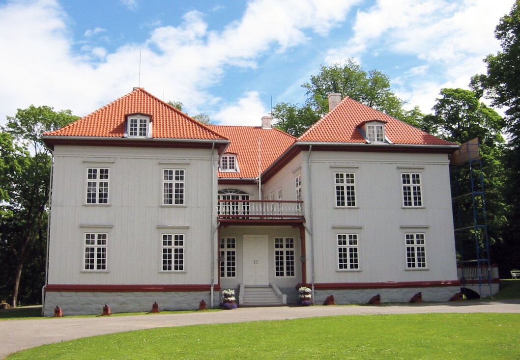 HISTORISK GRUNN: Eidsvollsbygningen, der den norske Grunnloven skrevet og vedtatt i 1814. Foto: Wikipedia HISTORISK GRUNN: Eidsvollsbygningen, der den norske Grunnloven skrevet og vedtatt i 1814. Foto: Wikipedia