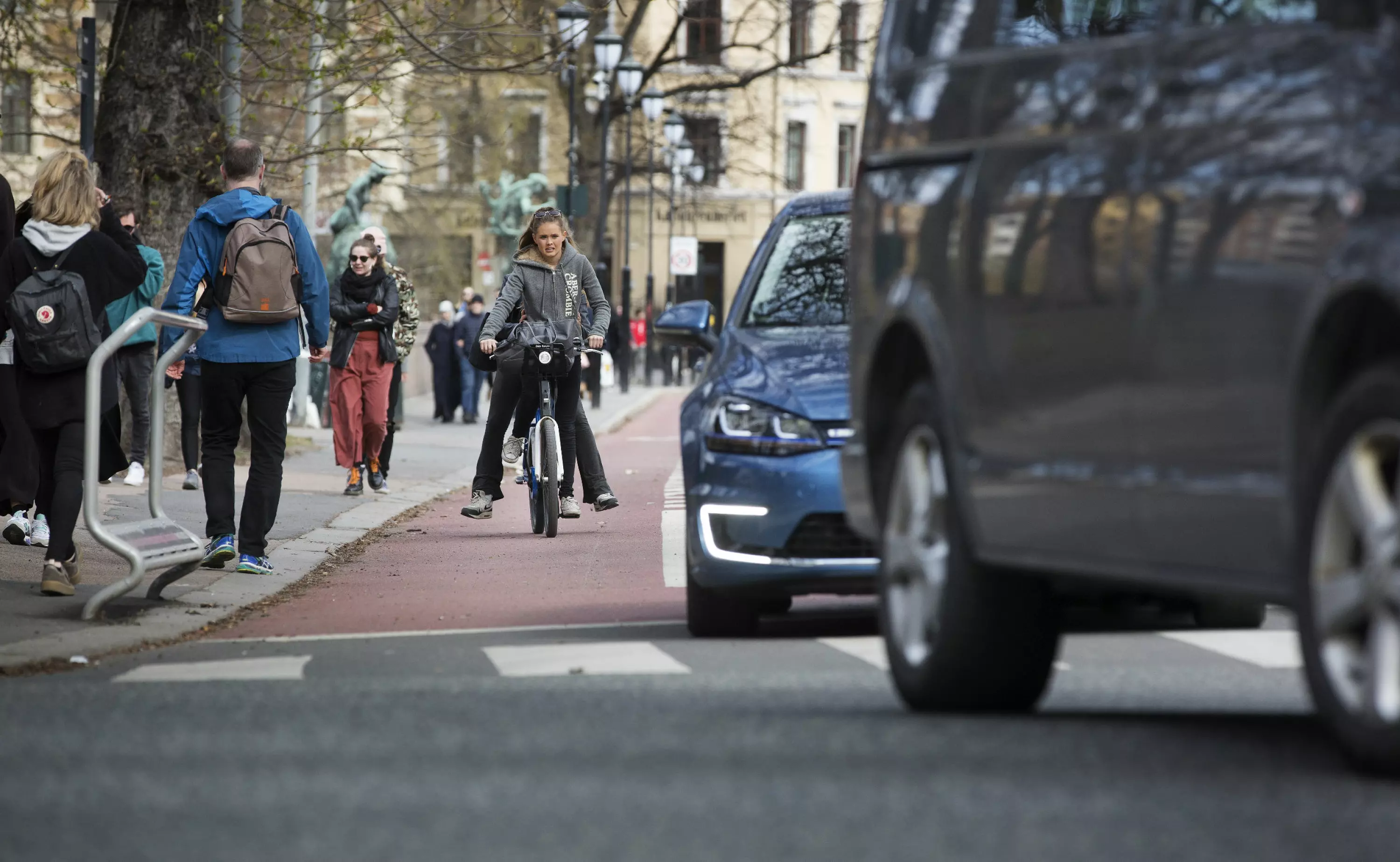 TRANGT: Det vil koste 60 milliarder kroner å bygge et sammenhengende gang- og sykkelveinett i de ni største byene. Foto: Sverre Christian Jarild