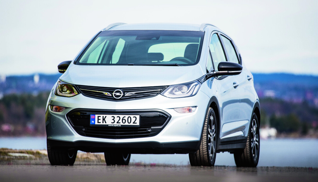 TILBAKEKALLES: Flere tusen Opel Ampera-e og Chevrolet Bolt har batteripakker fra LG Chem som kan være brannfarlige. (Bilen på bildet har ikke nødvendigvis noe med saken å gjøre). TILBAKEKALLES: Flere tusen Opel Ampera-e og Chevrolet Bolt har batteripakker fra LG Chem som kan være brannfarlige. (Bilen på bildet har ikke nødvendigvis noe med saken å gjøre).