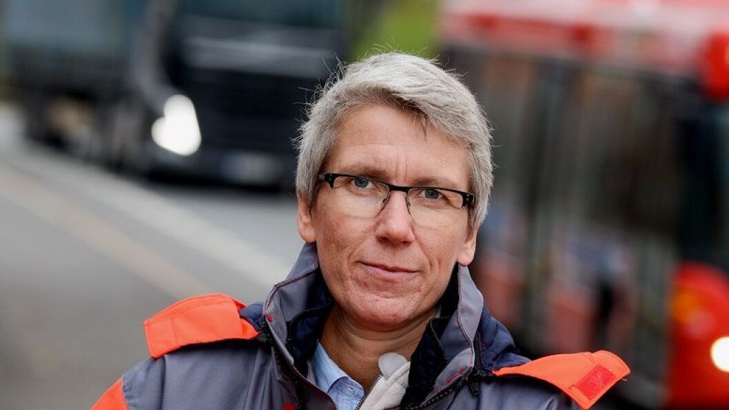 «UHELDIG»: – Det er uheldig med forskjellige veistandarder på samme strekning, mener Guro Ranes i Statens Vegvesen. Foto: Knut Oppeide «UHELDIG»: – Det er uheldig med forskjellige veistandarder på samme strekning, mener Guro Ranes i Statens Vegvesen. Foto: Knut Oppeide