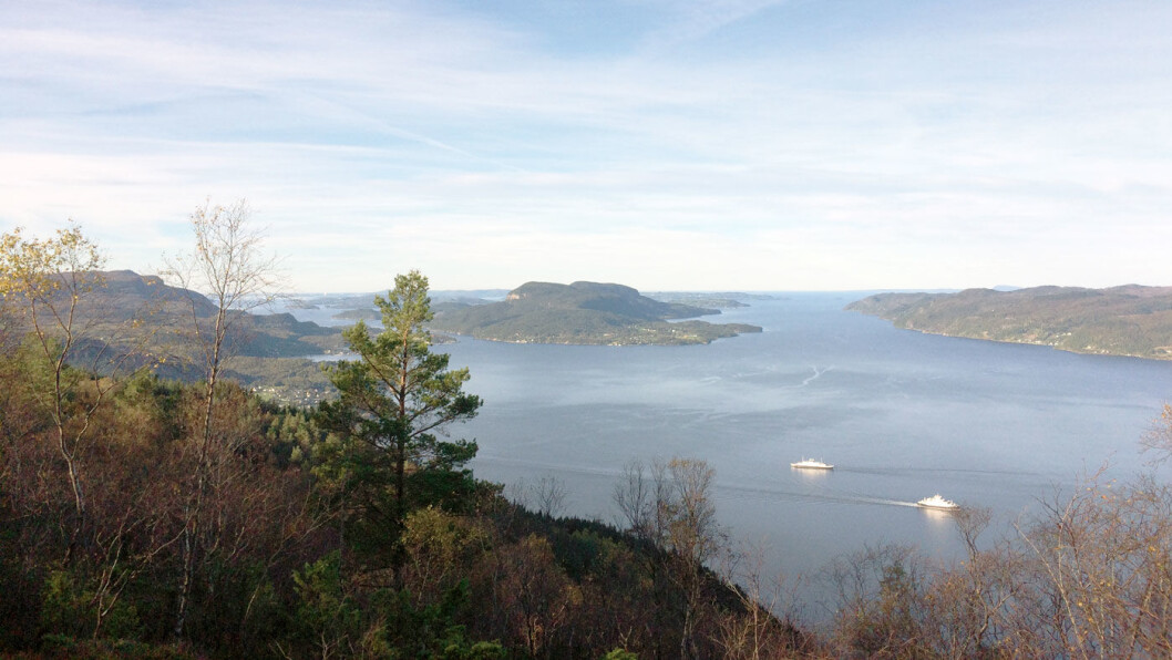 BLÅNER: Ryfylkefjordene fra Varden ved Hagalid Gård. Foto: Hanne Sundbø BLÅNER: Ryfylkefjordene fra Varden ved Hagalid Gård. Foto: Hanne Sundbø
