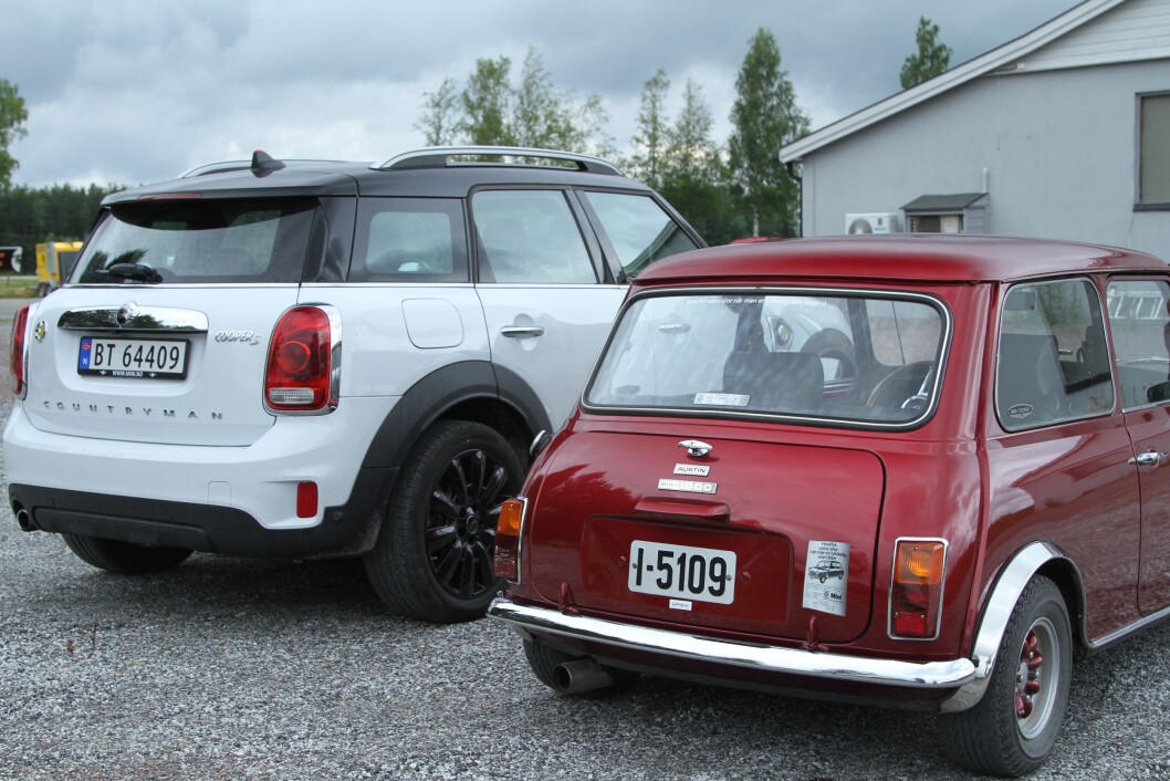 TO MOTORER: Nye Countryman har en bensinmotor på 136 hester og en elektrisk motor på 88 som jobber sammen og gir bilen firehjulstrekk. Batteriet kan lades fra veggen hjemme og gjør at du i praksis kan kjøre 25-30 kilometer på bare strøm. TO MOTORER: Nye Countryman har en bensinmotor på 136 hester og en elektrisk motor på 88 som jobber sammen og gir bilen firehjulstrekk. Batteriet kan lades fra veggen hjemme og gjør at du i praksis kan kjøre 25-30 kilometer på bare strøm.