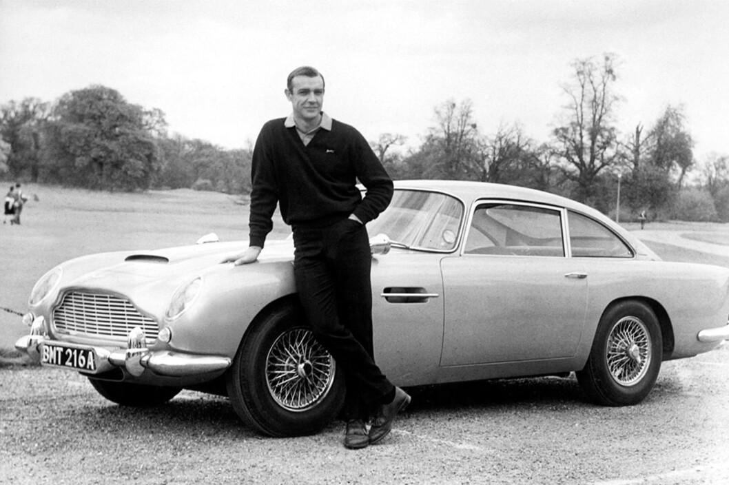 ASTON MARTIN: Når det gjelder ikoniske Bond-biler, er det ingen som slår Aston Martin DB5. Her med Sean Connery. Foto: Aston Martin ASTON MARTIN: Når det gjelder ikoniske Bond-biler, er det ingen som slår Aston Martin DB5. Her med Sean Connery. Foto: Aston Martin