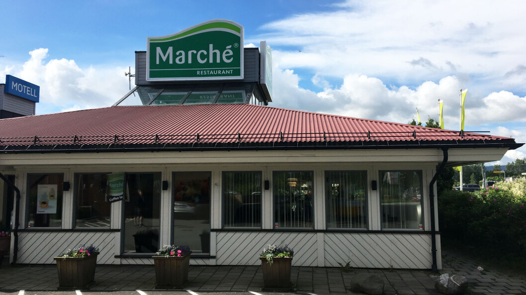 MARCHÉ LIER: Rett ved motorveien, på E18 utenfor Drammen i retning Oslo ligger Marché med ladestasjon for Tesla. MARCHÉ LIER: Rett ved motorveien, på E18 utenfor Drammen i retning Oslo ligger Marché med ladestasjon for Tesla.