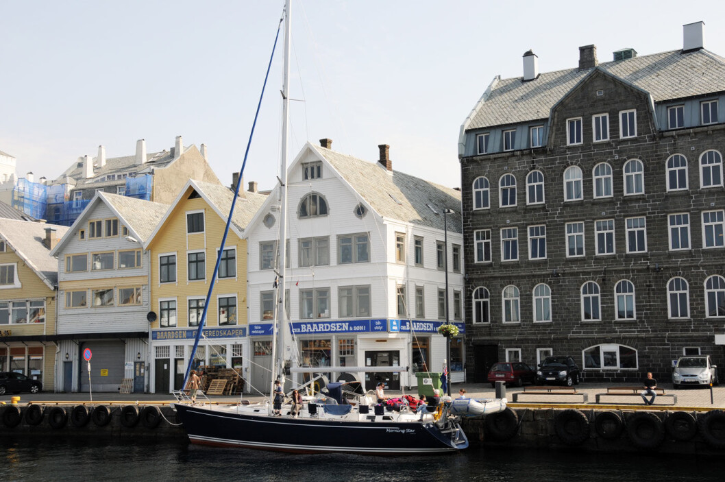 FIKK ET LØFT: Gode havneforhold og rikt sildefiske var avgjørende for framveksten av byen Haugesund. Foto: Per Roger Lauritzen FIKK ET LØFT: Gode havneforhold og rikt sildefiske var avgjørende for framveksten av byen Haugesund. Foto: Per Roger Lauritzen
