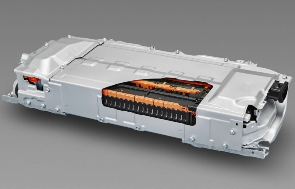 NYTT BATTERI: Den nye batteriet som det nå repporteres om, har fast i stedet for flytende innhold og kan lades på to-tre minutter. Dette batteriet tilhører Toyota Prius og har lithium ion som elektrolytter.