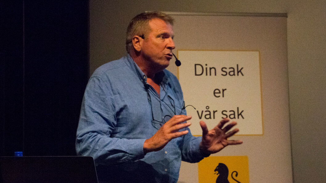 FUNKER IKKE: Dagens ordning veibruksavgift og bompenger fungerer ikke, mener TØI-forsker Kjell Werner Johansen, som mener politikerne må utrede veiprising. Foto: Peter Raaum FUNKER IKKE: Dagens ordning veibruksavgift og bompenger fungerer ikke, mener TØI-forsker Kjell Werner Johansen, som mener politikerne må utrede veiprising. Foto: Peter Raaum