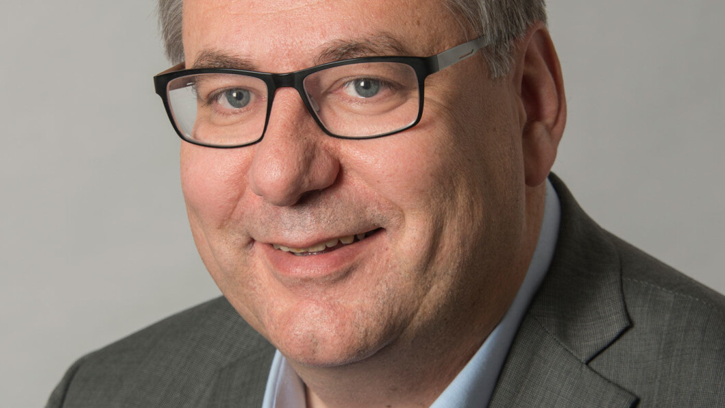 VIL SE LYSET: Fylkesordfører Per Gunnar Sveen ber Statens Vegvesen ettermontere veilys langs E6 i Hedmark. VIL SE LYSET: Fylkesordfører Per Gunnar Sveen ber Statens Vegvesen ettermontere veilys langs E6 i Hedmark.