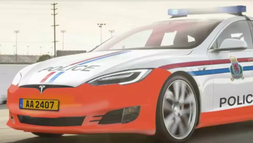 0-100 PÅ 2,7: Politiet i Luxembourg har kjøpt to Tesla Model S for bruk som tjenestebiler, men det er ikke kjent om de kjøper toppmodellen som bruker litt under tre sekunder på 0-100. Foto: RTL