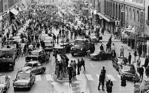 50 år siden svenskene gikk over til  høyrekjøring