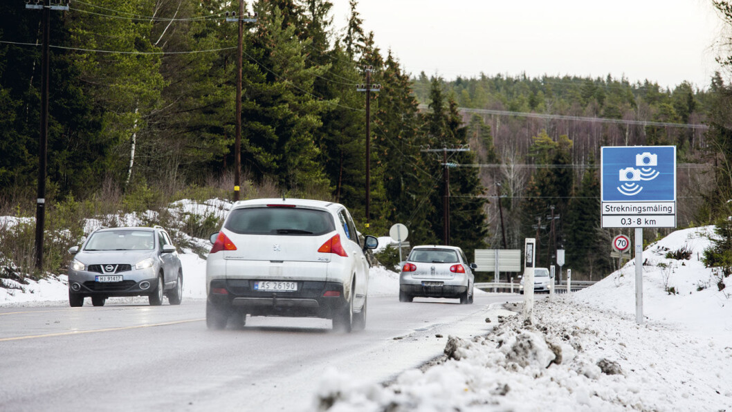 TRYGGERE: Automatisk hastighetsmåling har vært ett av virkemidlene for å redusere ulykkenivået på den såkalte «Dødsmila» i Akershus. Foto: Sveinung Uddu Ystad TRYGGERE: Automatisk hastighetsmåling har vært ett av virkemidlene for å redusere ulykkenivået på den såkalte «Dødsmila» i Akershus. Foto: Sveinung Uddu Ystad