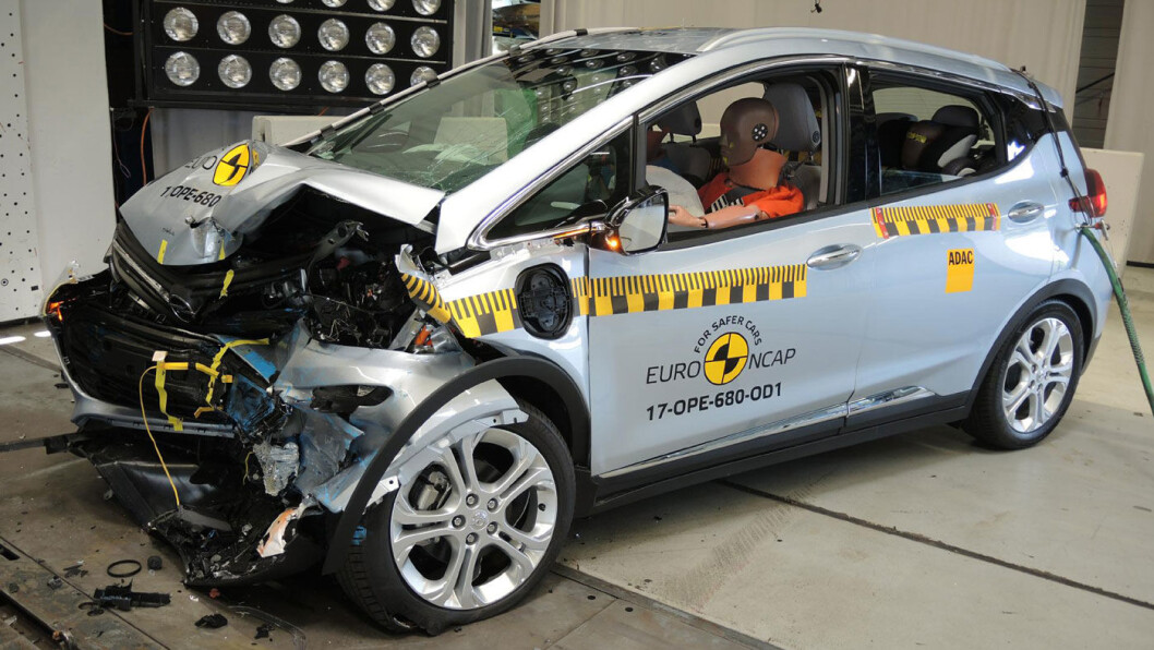 FIRE AV FEM: Opel Ampera-e nådde ikke til topps i Euro NCAPs sikkerhetstest. FIRE AV FEM: Opel Ampera-e nådde ikke til topps i Euro NCAPs sikkerhetstest.
