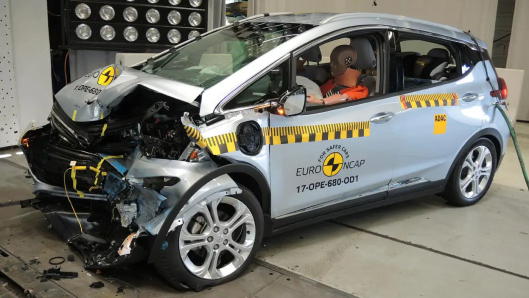 FIRE AV FEM: Opel Ampera-e nådde ikke til topps i Euro NCAPs sikkerhetstest. FIRE AV FEM: Opel Ampera-e nådde ikke til topps i Euro NCAPs sikkerhetstest.