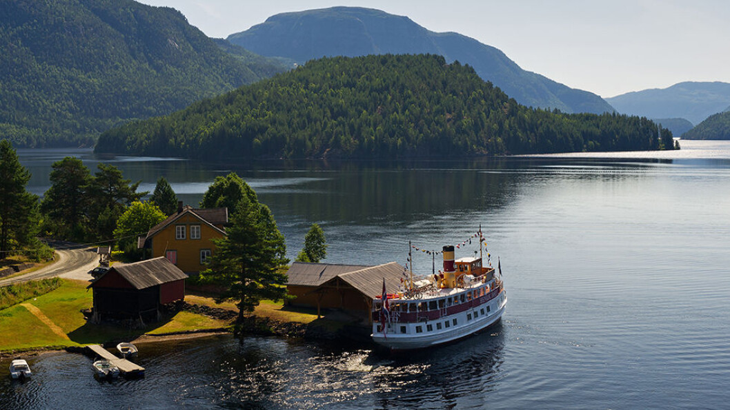 Telemarkskanalen med alle sine sluser og Dalen Hotel som er ett av de best bevarte sveitserhotellene i Norge, er tilsammen en unik opplevelse. Telemarkskanalen med alle sine sluser og Dalen Hotel som er ett av de best bevarte sveitserhotellene i Norge, er tilsammen en unik opplevelse.