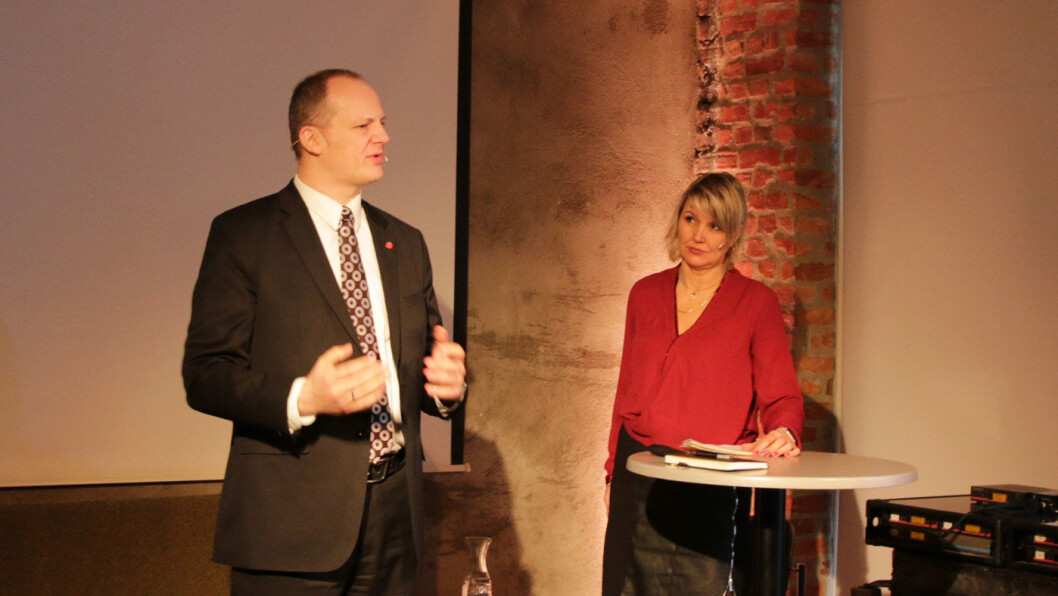 «UKLOKT FORSLAG»: Regjeringen og samferdselsminister Ketil Solvik-Olsens forslag om å fjerne engangsavgiften møter sterk kritikk fra blant annet NAF og kommunikasjonssjef Inger Elisabeth Sagedal. Foto: Peter Raaum «UKLOKT FORSLAG»: Regjeringen og samferdselsminister Ketil Solvik-Olsens forslag om å fjerne engangsavgiften møter sterk kritikk fra blant annet NAF og kommunikasjonssjef Inger Elisabeth Sagedal. Foto: Peter Raaum