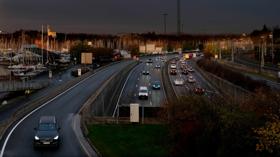 FINGER I VÆRET: Hvor stor del av trafikken langs E18 ved Hjortneskaia i Oslo sentrum utgjør personbilene?