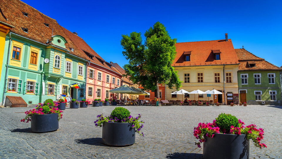 DRACULAS FØDEBY: Sjarmerende Sighisoara og Draculas hus har stått på UNESCOs verdensarvliste siden 1993. Foto: iStock