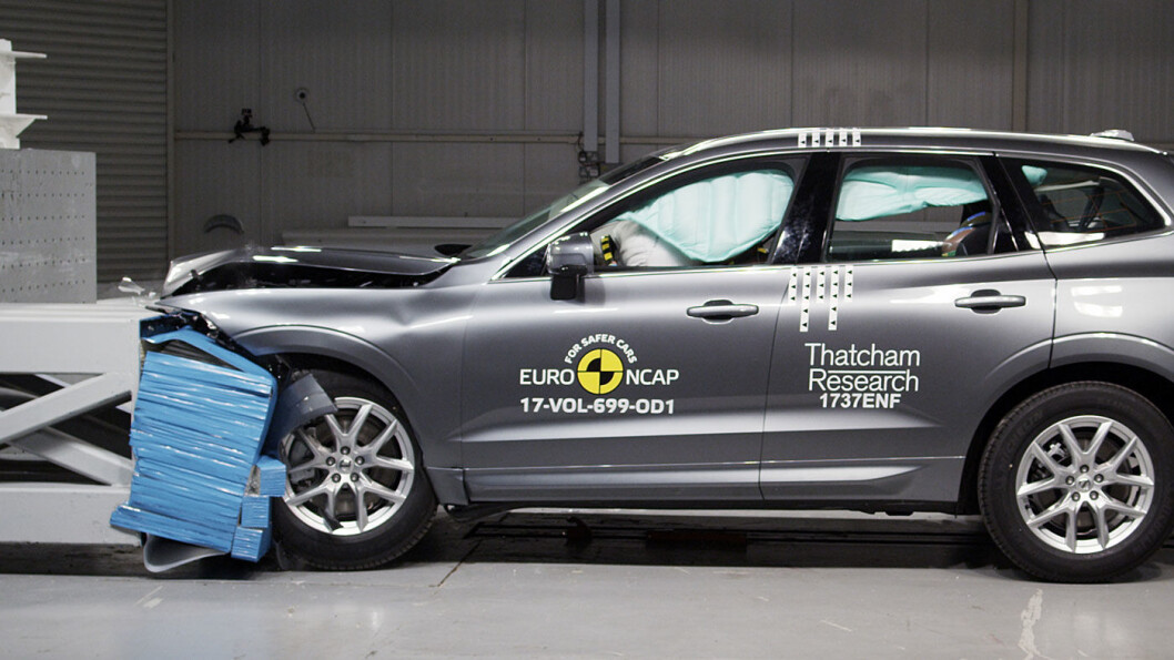 SKÅRER BEST: Volvo XC60 er en av tre biler som oppnår best poengsum med tanke på sikkerhet for barn, og den får hele 98 % totalt i Euro NCAPs siste kollisjonstest. Foto: Euro NCAP SKÅRER BEST: Volvo XC60 er en av tre biler som oppnår best poengsum med tanke på sikkerhet for barn, og den får hele 98 % totalt i Euro NCAPs siste kollisjonstest. Foto: Euro NCAP