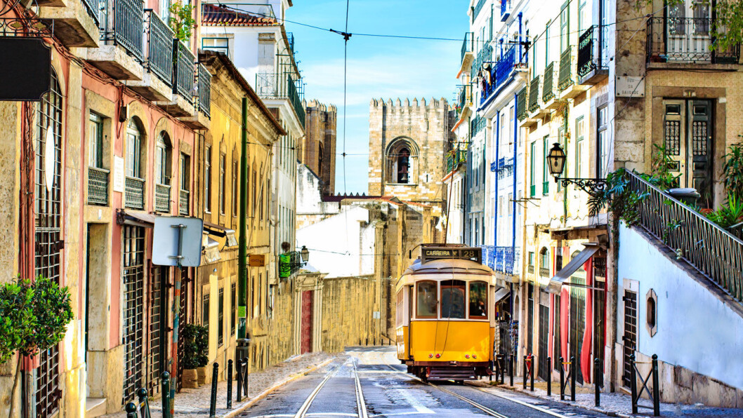 EN AV EUROPAS ELDSTE BYER: Lisboa har masse historie, og trikken er et kjent innslag i bybildet. EN AV EUROPAS ELDSTE BYER: Lisboa har masse historie, og trikken er et kjent innslag i bybildet.
