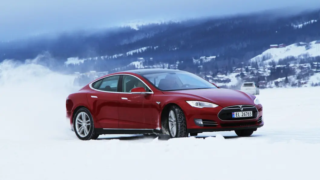 BATTERIET HOLDER: Selv etter 150.000 km har Tesla Model S 90 til 95 prosent kapasitet igjen på batteriet, viser en studie. BATTERIET HOLDER: Selv etter 150.000 km har Tesla Model S 90 til 95 prosent kapasitet igjen på batteriet, viser en studie.
