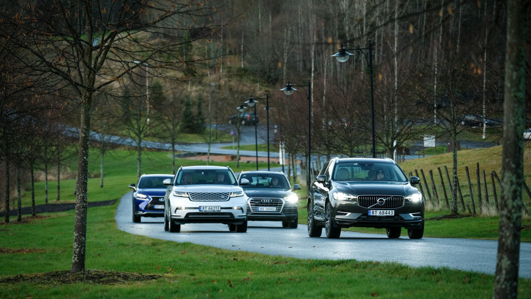 FØRSTEKLASSES: To av disse premium-SUV'ene scorer høyt hos våre eksperter. Fra venstre: Lexus NX, Range Rover Velar, Audi Q5 og Volvo XC60. Foto: Jon Terje Hellgren Hansen FØRSTEKLASSES: To av disse premium-SUV'ene scorer høyt hos våre eksperter. Fra venstre: Lexus NX, Range Rover Velar, Audi Q5 og Volvo XC60. Foto: Jon Terje Hellgren Hansen