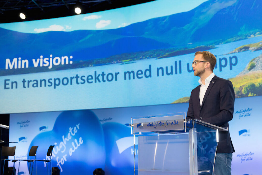 KLART FOR AVGIFT: – Det skal fortsatt lønne seg å kjøre miljøvennlig, men det er ikke bærekraftig med avgiftsfrie elbiler for alltid, sier Nikolai Astrup, som leder Stortingets finanskomité. Foto: Høyre KLART FOR AVGIFT: – Det skal fortsatt lønne seg å kjøre miljøvennlig, men det er ikke bærekraftig med avgiftsfrie elbiler for alltid, sier Nikolai Astrup, som leder Stortingets finanskomité. Foto: Høyre
