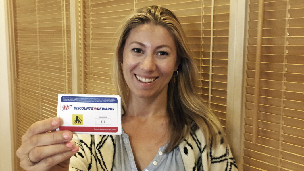 SHOW YOUR CARD: Last ned dette kortet på NAFs hjemmeside, så sikrer du deg rabatter på reise i USA. Foto: Lina Schøyen SHOW YOUR CARD: Last ned dette kortet på NAFs hjemmeside, så sikrer du deg rabatter på reise i USA. Foto: Lina Schøyen