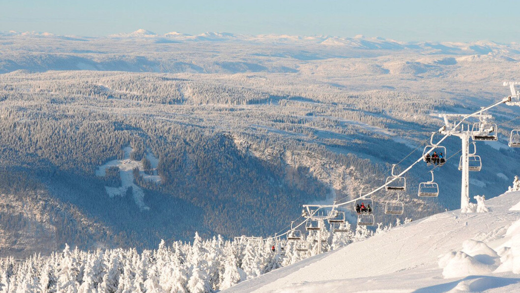 PANORAMAUTSIKT: De nye, arkitekttegnede hyttene på Mosetertoppen Panorama ligger rett ved lysløypa og skiheisen. PANORAMAUTSIKT: De nye, arkitekttegnede hyttene på Mosetertoppen Panorama ligger rett ved lysløypa og skiheisen.
