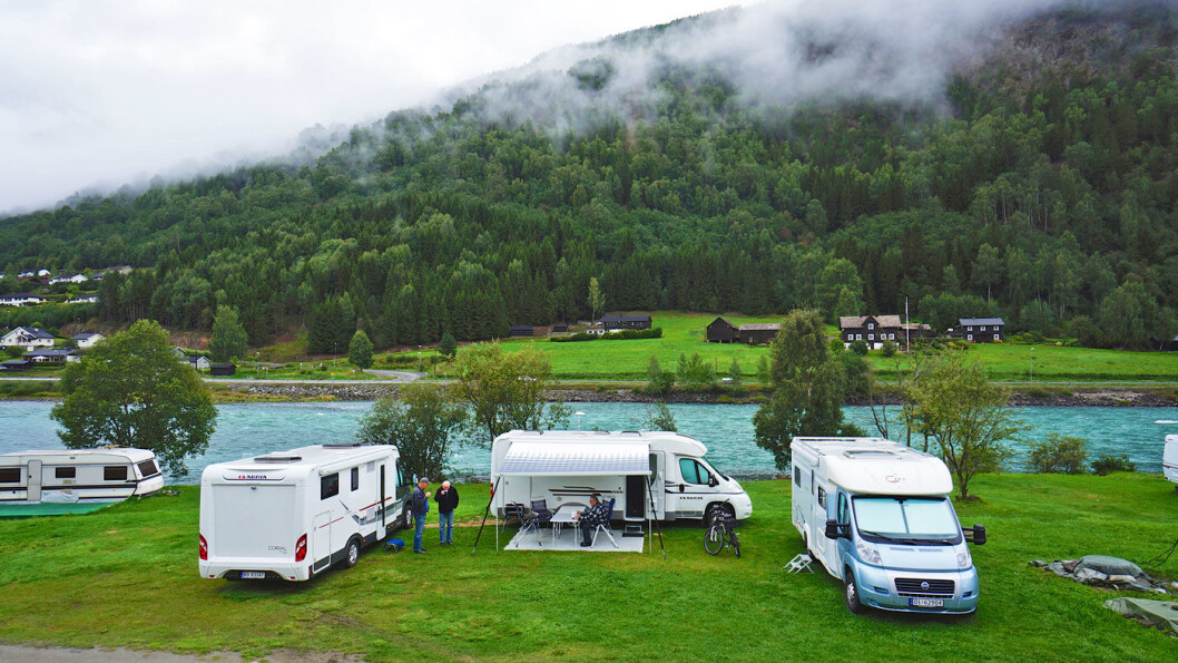 FRIHETSFØLELSE: Salget av nye bobiler økte med nesten 20 prosent i 2017. Det er voksne kjærestepar på 60+ som driver salget. Foto: Vi Menn Bobil / Geir Svardal FRIHETSFØLELSE: Salget av nye bobiler økte med nesten 20 prosent i 2017. Det er voksne kjærestepar på 60+ som driver salget. Foto: Vi Menn Bobil / Geir Svardal