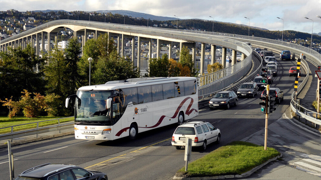 TROMSØBRUA: Skal du handle bruktbil for å kaste deg ut i Tromsø-trafikken, anbefaler NAF-eksperter at du ikke kjøper bilen usett sørfra. Foto: Terje Mortensen, NTB scanpo TROMSØBRUA: Skal du handle bruktbil for å kaste deg ut i Tromsø-trafikken, anbefaler NAF-eksperter at du ikke kjøper bilen usett sørfra. Foto: Terje Mortensen, NTB scanpo